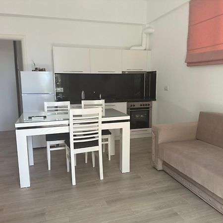 Villa Kristiana Sarandë エクステリア 写真
