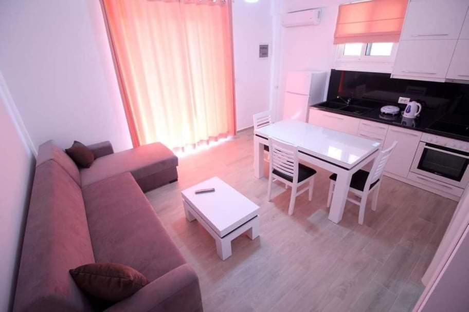 Villa Kristiana Sarandë エクステリア 写真