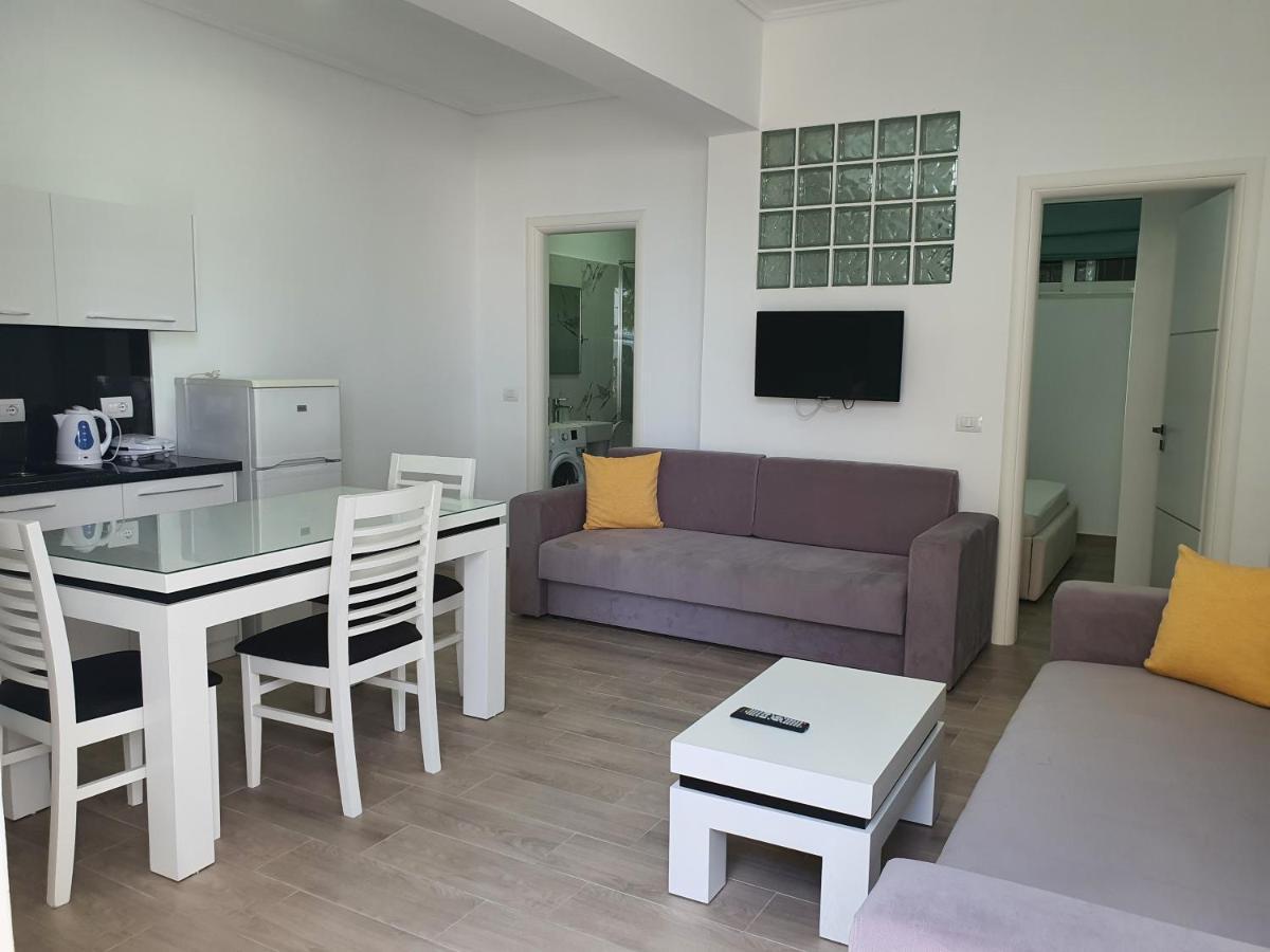Villa Kristiana Sarandë エクステリア 写真