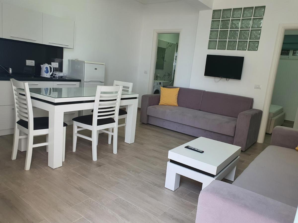 Villa Kristiana Sarandë エクステリア 写真
